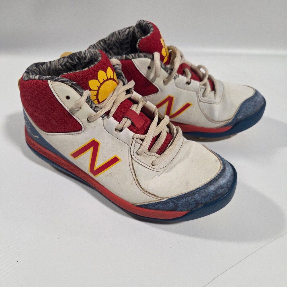 New Balance X David’s Sunflower Seeds Cleats Youth sz 3